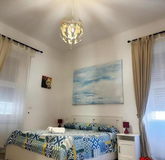 سوییت خانوادگی, Guest House La Maddalena