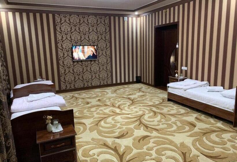 اتاق خانوادگی, Sitorabonu Guest House