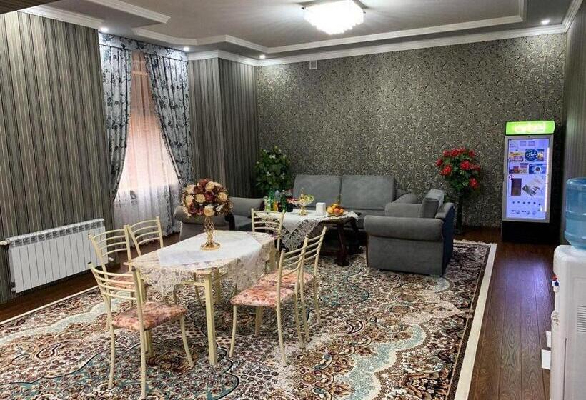 اتاق خانوادگی, Sitorabonu Guest House