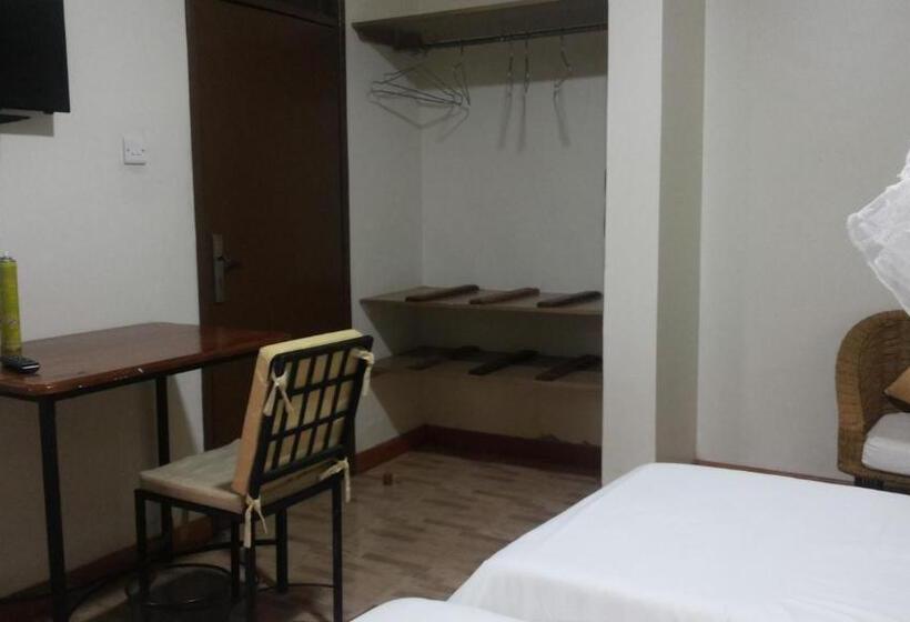 اتاق لوکس, White Castle Hotel Arua