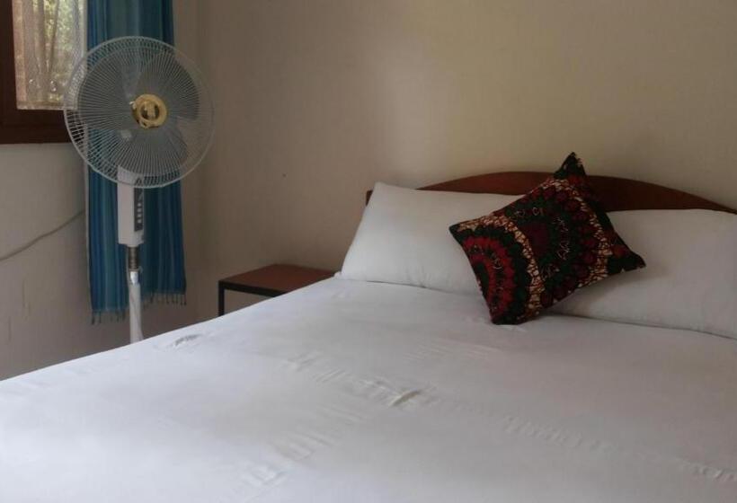 اتاق استاندارد, White Castle Hotel Arua