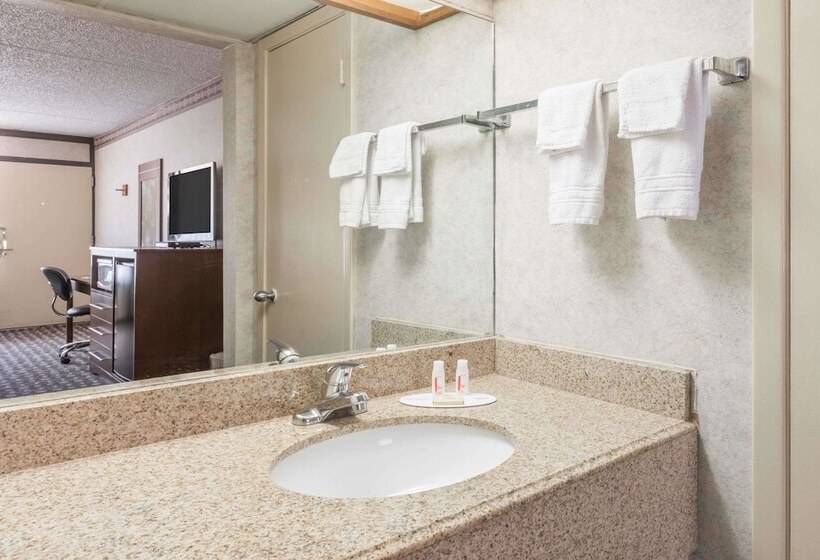 Superior-huone, Days Inn By Wyndham Midland