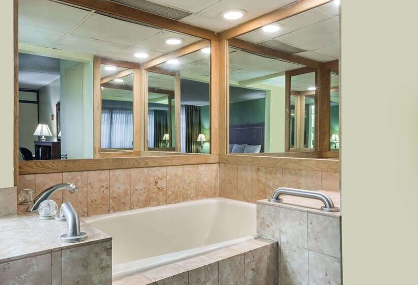 Superior-huone, Days Inn By Wyndham Midland