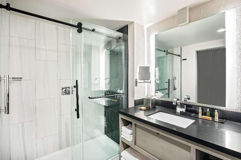 اتاق استاندارد با تخت بزرگ, Doubletree By Hilton Washington Dc North/gaithersburg