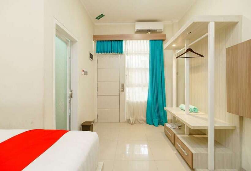 Номер Стандарт, Reddoorz Plus @ Point Phila Cihampelas