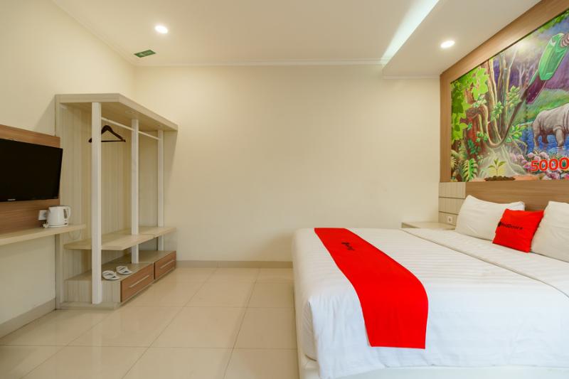 Номер Стандарт, Reddoorz Plus @ Point Phila Cihampelas