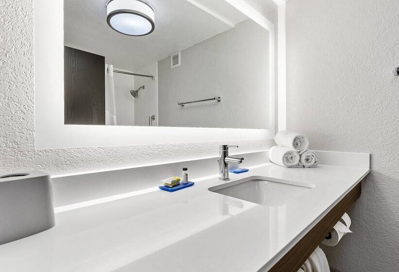带2个双人床的标准工作室, Holiday Inn Express Harlingen By Ihg