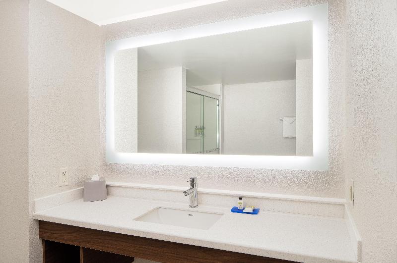 Стандартный Номер Кровать Кинг, Holiday Inn Express Statesboro, An Ihg