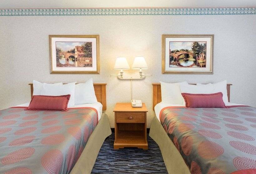 Номер Стандарт 2 Двуспальные Кровати, Ramada By Wyndham Kent Seattle Area