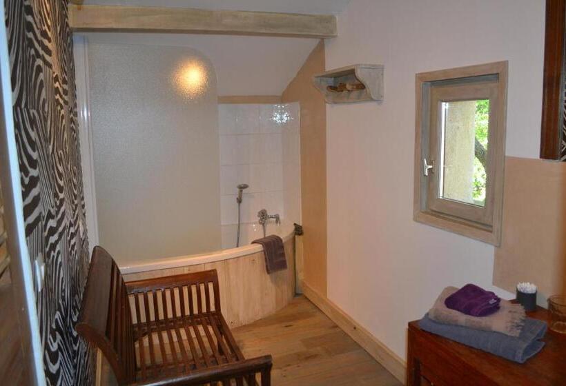 Quarto Triplo Standart, Maison De La Vigne