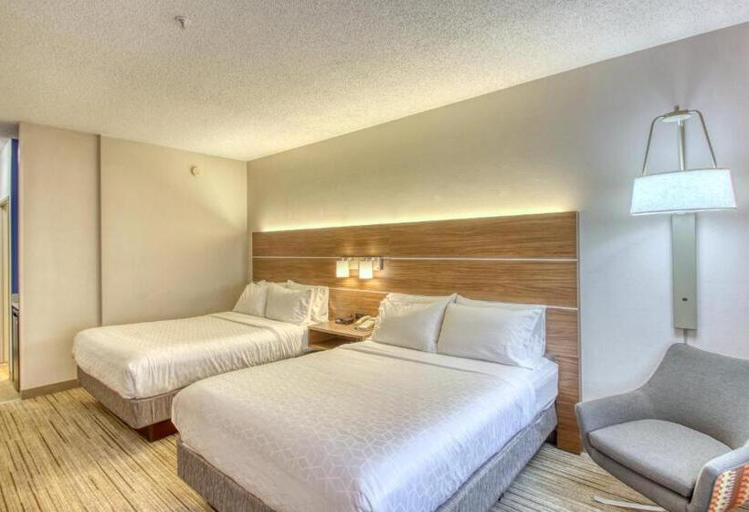 Номер Стандарт, Holiday Inn Express Hotel & Suites Oshkosh   State Route 41, An Ihg