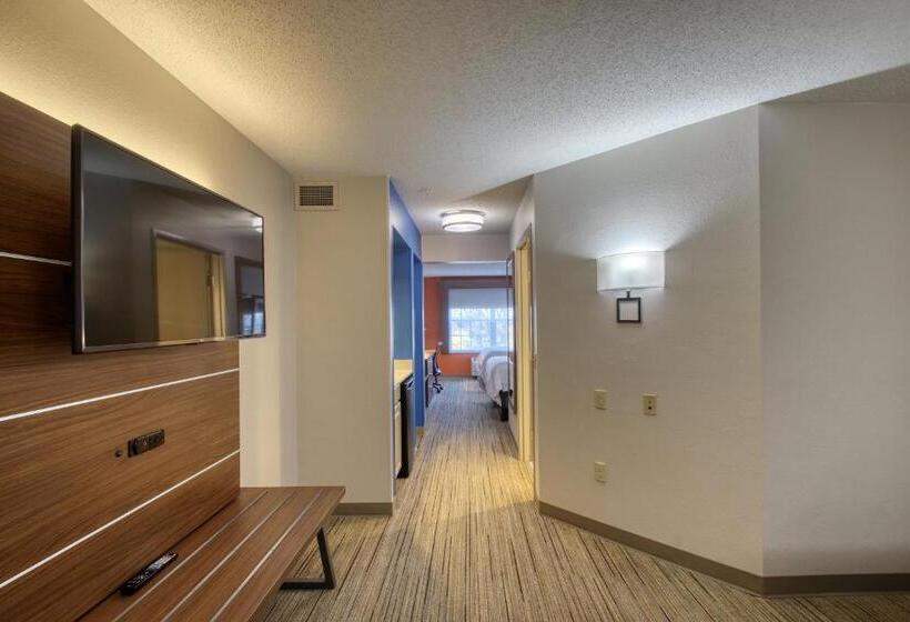 Люкс, Holiday Inn Express Hotel & Suites Oshkosh   State Route 41, An Ihg
