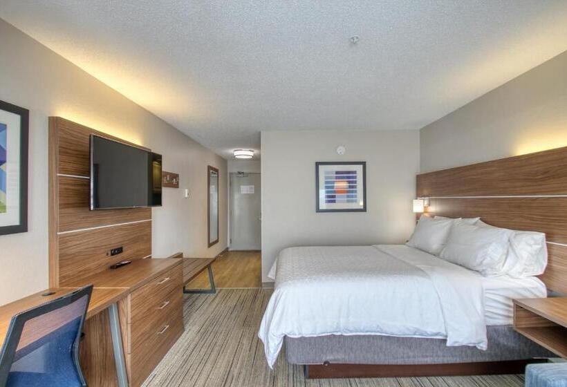 Люкс Повышенной Комфортности, Holiday Inn Express Hotel & Suites Oshkosh   State Route 41, An Ihg