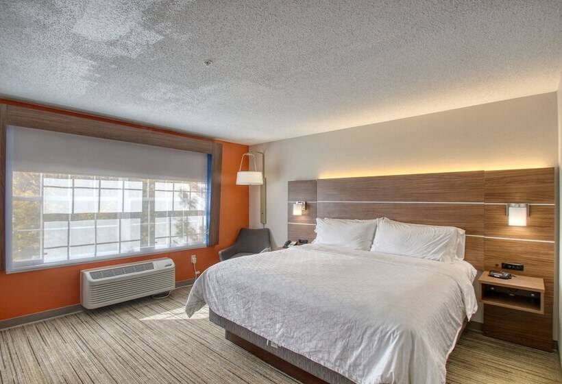 Номер Стандарт, Holiday Inn Express Hotel & Suites Oshkosh   State Route 41, An Ihg