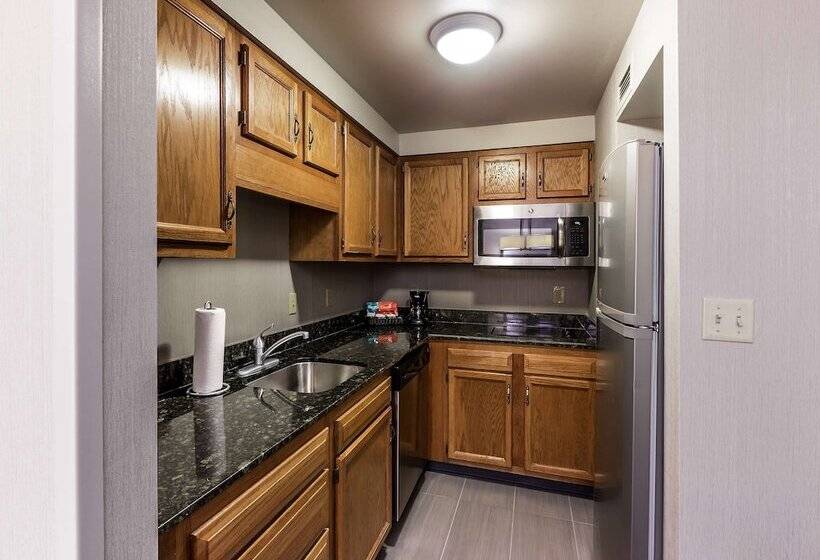 Люкс Кровать Кинг, Homewood Suites By Hilton Buffaloairport