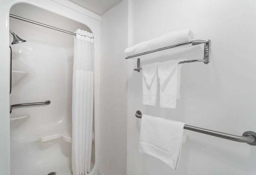 장애인을 위한 스탠다드 룸, Howard Johnson By Wyndham Waukegan Great Lakes