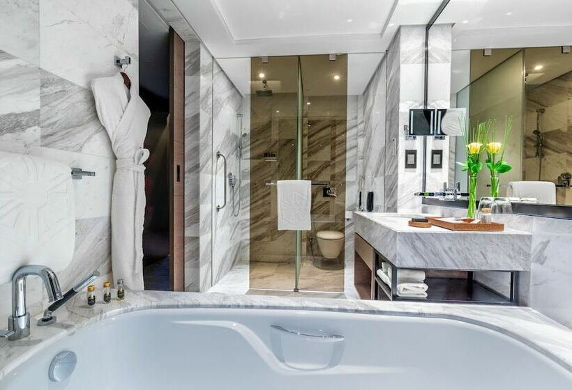 Номер Клуб, Taj Jumeirah Lakes Towers