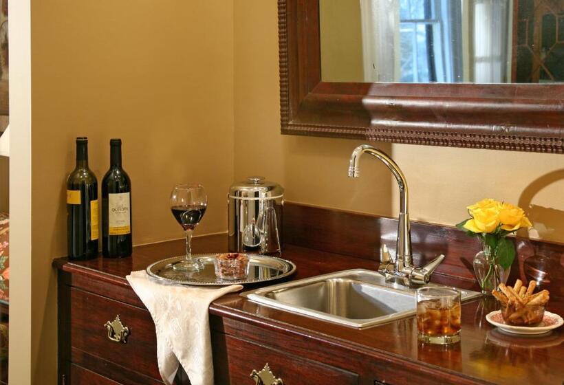 Люкс Повышенной Комфортности, The Inn At Cooperstown
