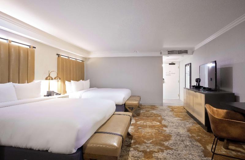 스탠다드 발코니 룸, The Inn At Saratoga, Tapestry Collection By Hilton