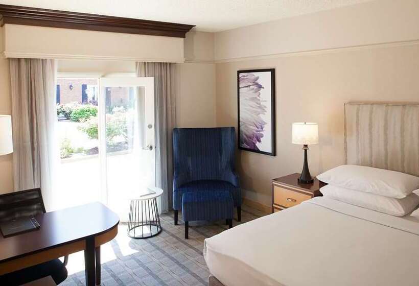 스탠다드 룸 킹사이즈 침대, The Inn At Saratoga, Tapestry Collection By Hilton