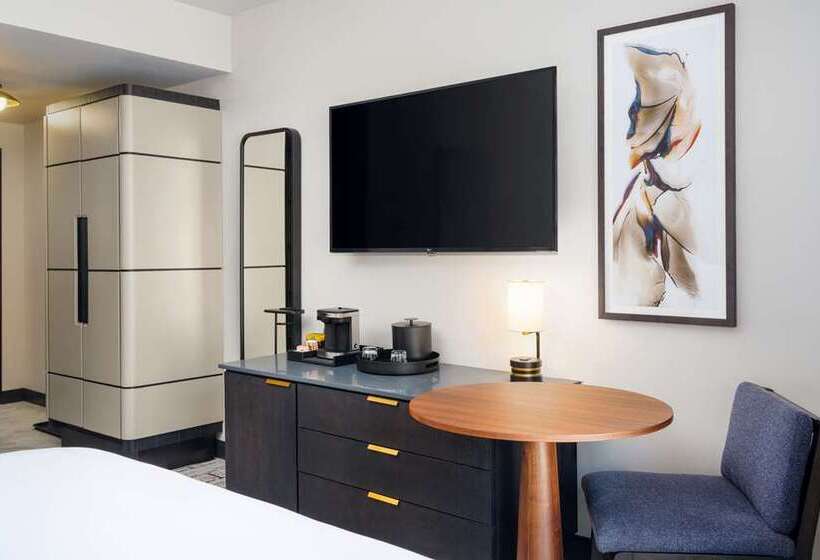 스탠다드 발코니 룸, The Inn At Saratoga, Tapestry Collection By Hilton