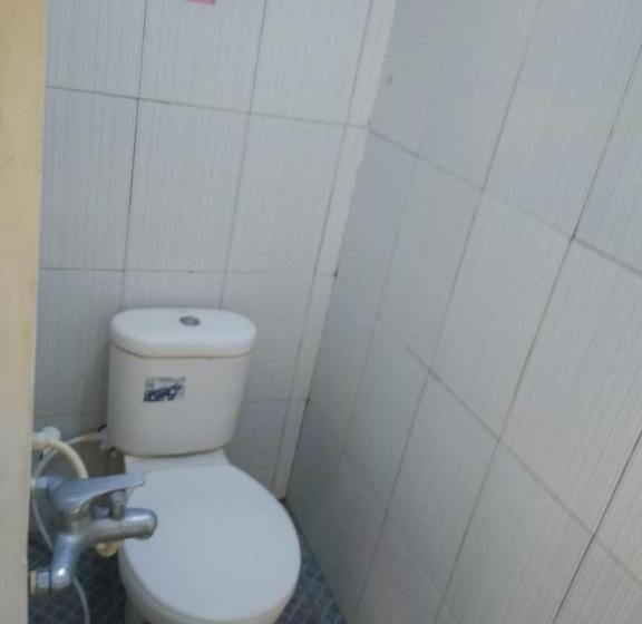 اتاق لوکس سه تخته, Ratu Guesthouse