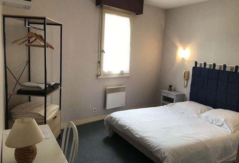 Номер Стандарт, Hôtel Du Grand Chêne