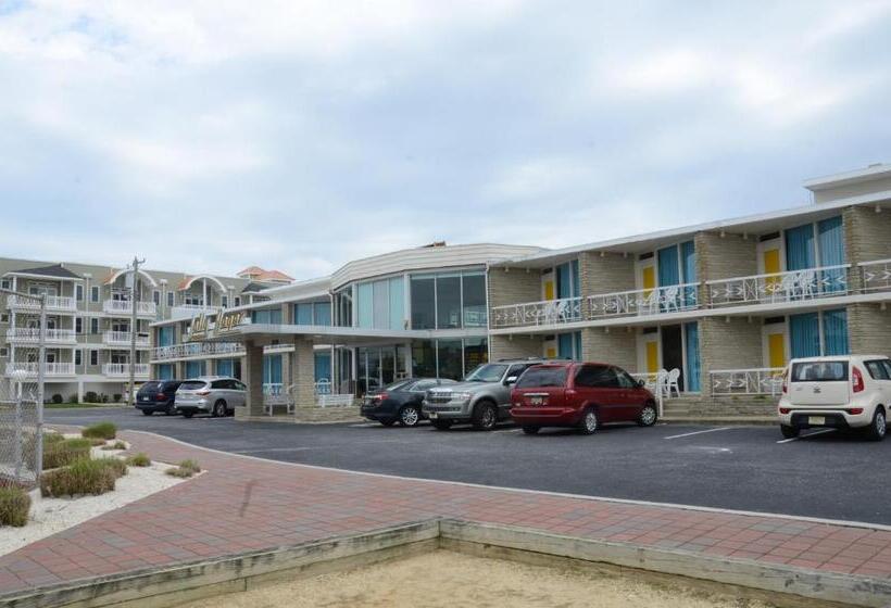 Номер Стандарт с Балконом, The Jolly Roger Motel