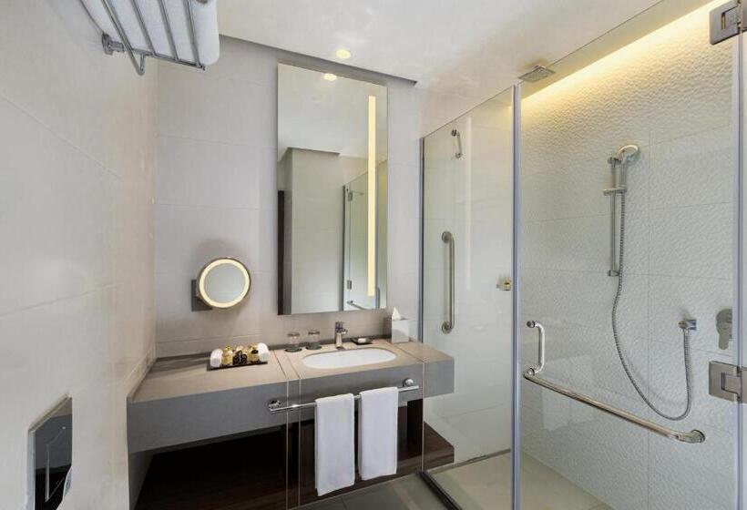 Номер Superior Кровать Кинг, Millennium Place Barsha Heights Hotel