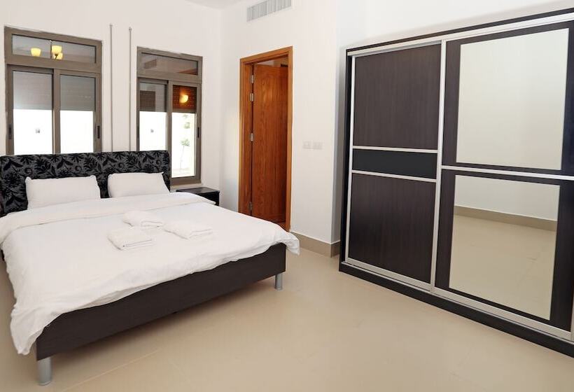 ویلای 3 خوابه با استخر, Tala Bay Residence   Families Only