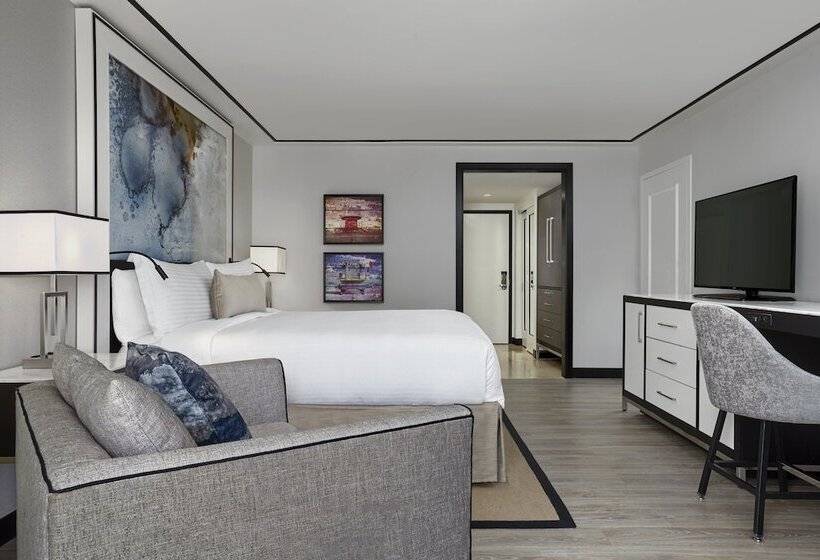 带海景的带双人床的标准间, Loews Miami Beach