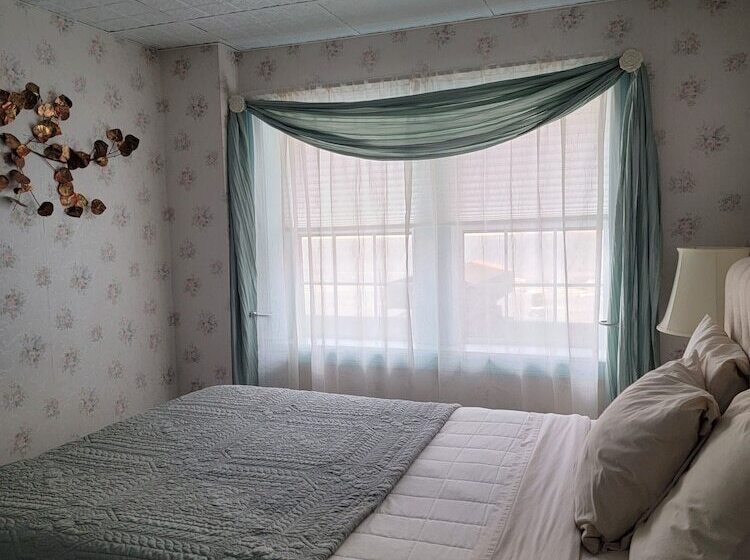 Четырехместный Номер Deluxe, Lowell Inn