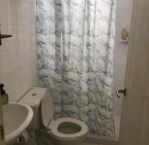 스위트, Nueve Uno Hostel