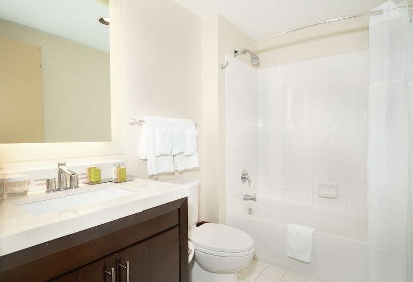 Номер Стандарт 2 Двуспальные Кровати, Doubletree Resort & Spa By Hilton Ocean Pointn. Miami Beach