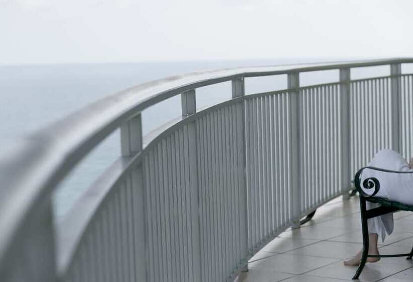 Люкс 2 Спальни, Doubletree Resort & Spa By Hilton Ocean Pointn. Miami Beach
