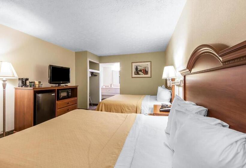 标准间, Quality Inn & Suites At Dollywood Lane
