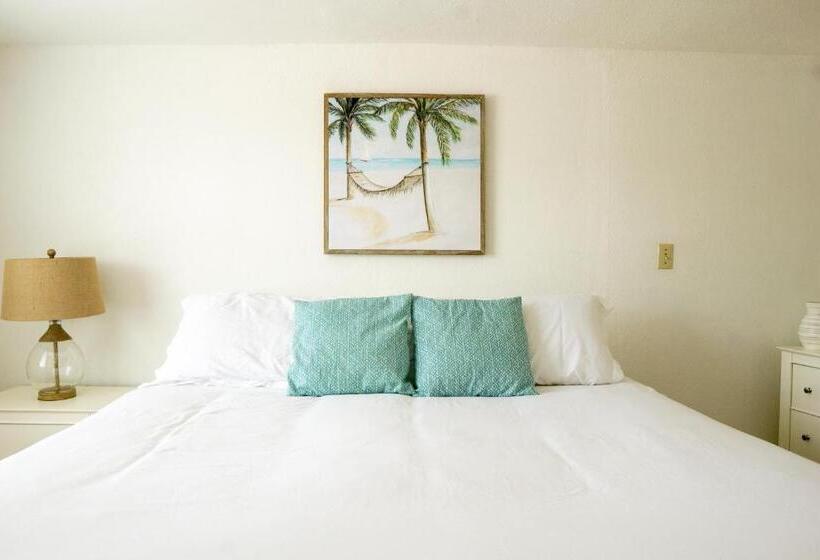 سوئیت با تخت بزرگ, The Molloy   Treasure Island Suites & Cottages