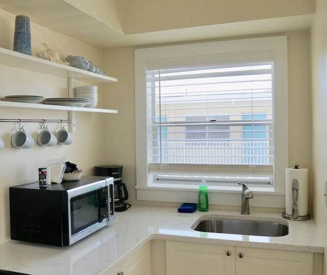 سوئیت با چشم‌انداز, The Molloy   Treasure Island Suites & Cottages