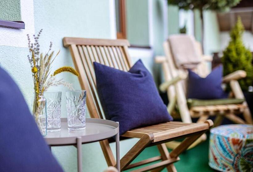 带阳台的三人标准间, Eschenhof Bed & Breakfast