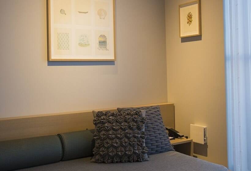 غرفة سوبيريور, Anteroom Naha