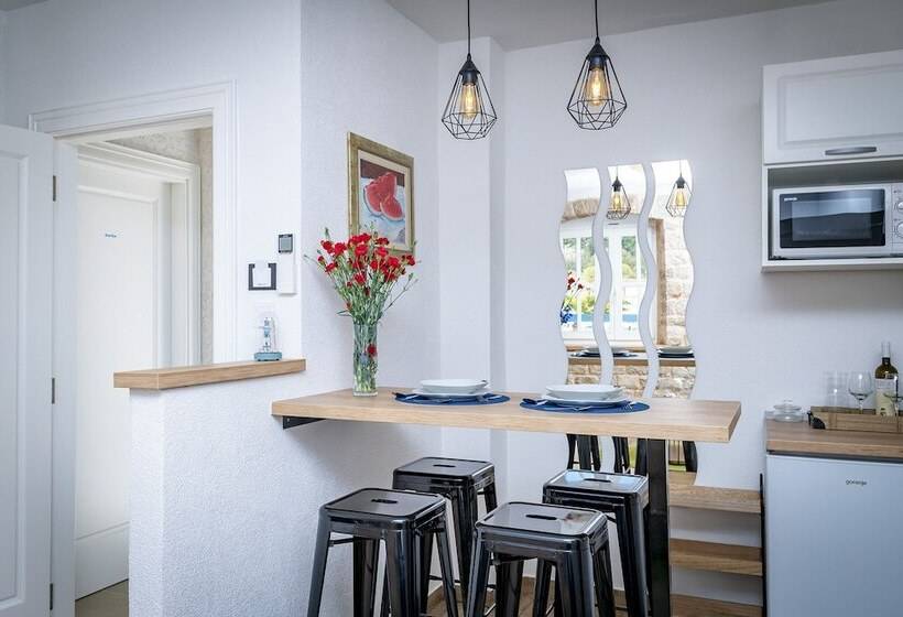 Апартаменты Deluxe 1 Спальня Вид на Море, Villa Riva