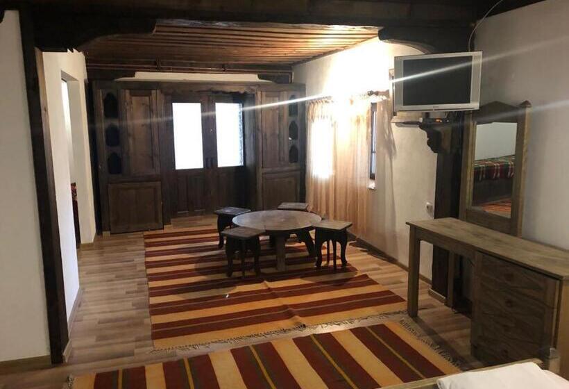 스탠다드 룸, Bazoteva House
