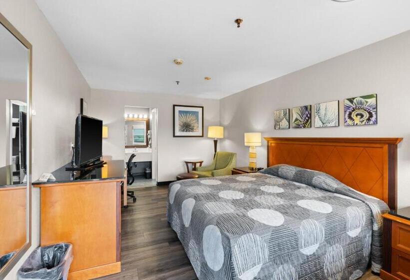 스탠다드 룸 킹사이즈 침대, Basecamp Puyallup A Travelodge By Wyndham
