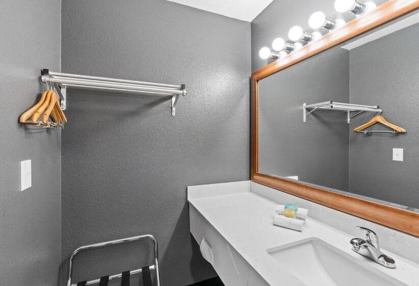 إستوديو قياسى سرير كينج, Basecamp Puyallup A Travelodge By Wyndham