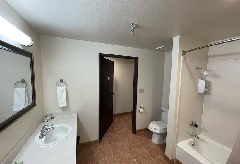 Люкс 2 Спальни, Oakridge Inn