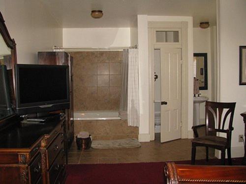 Люкс Кровать Кинг, New Orleans Hotel Eureka Springs