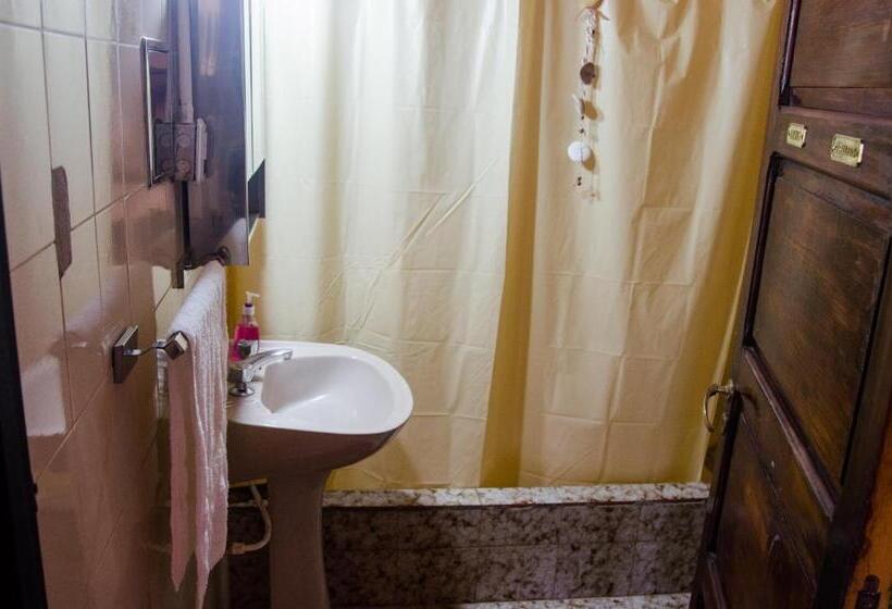 标准四人间共用浴室, Aire De Barreal Hostel Andino