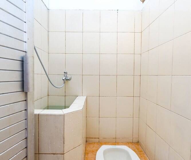 Номер Стандарт, Spot On 2240 Simpang Tujuh Residence