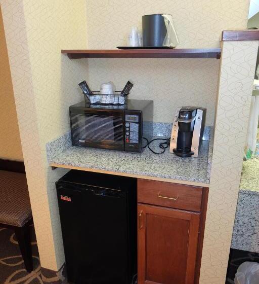Люкс Кровать Кинг, Best Western Plus Eau Claire Conference Center