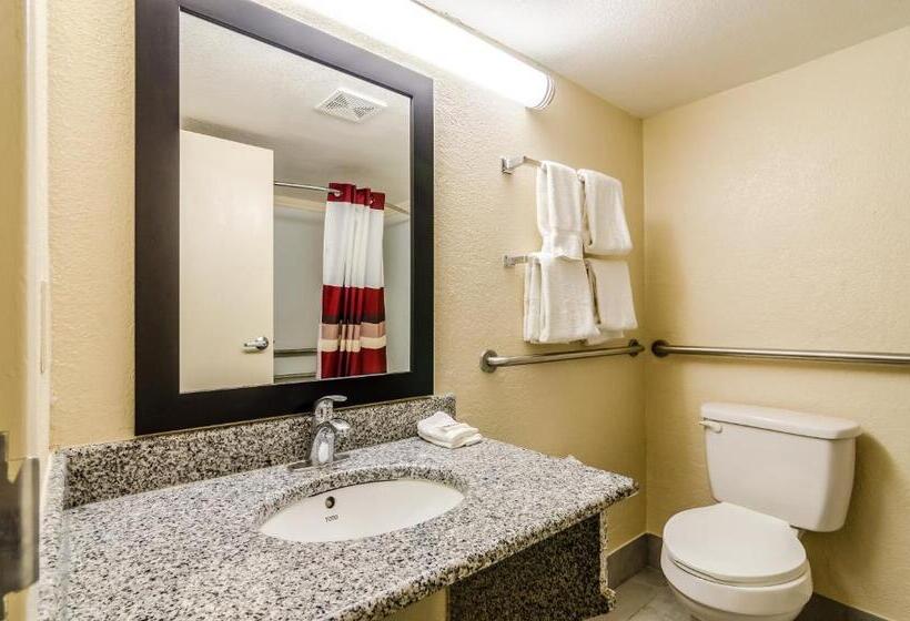 اتاق استاندارد برای معلولان, Red Roof Inn Plus+ Wichita East